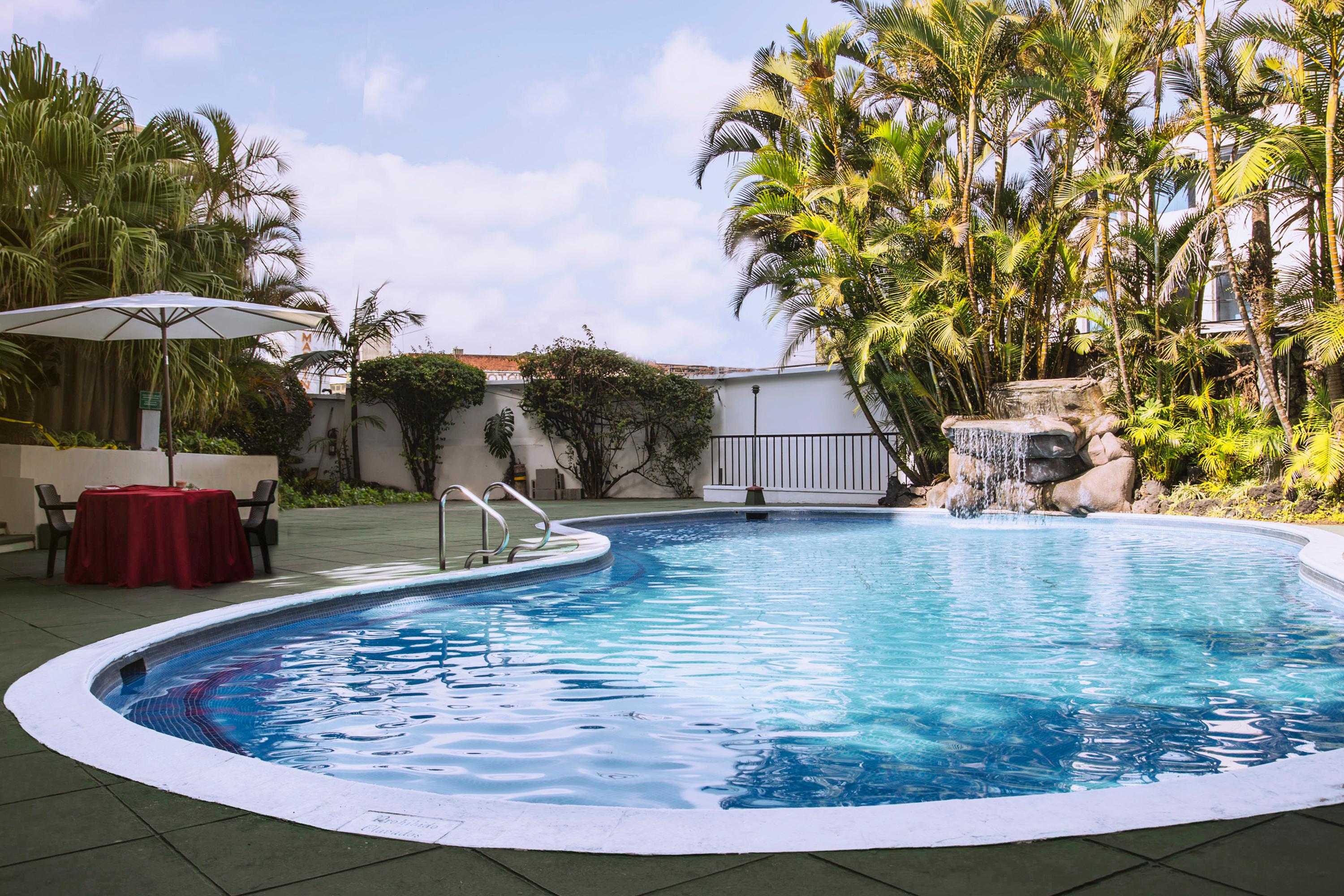 Vista da piscina Conquistador Hotel & Conference Center