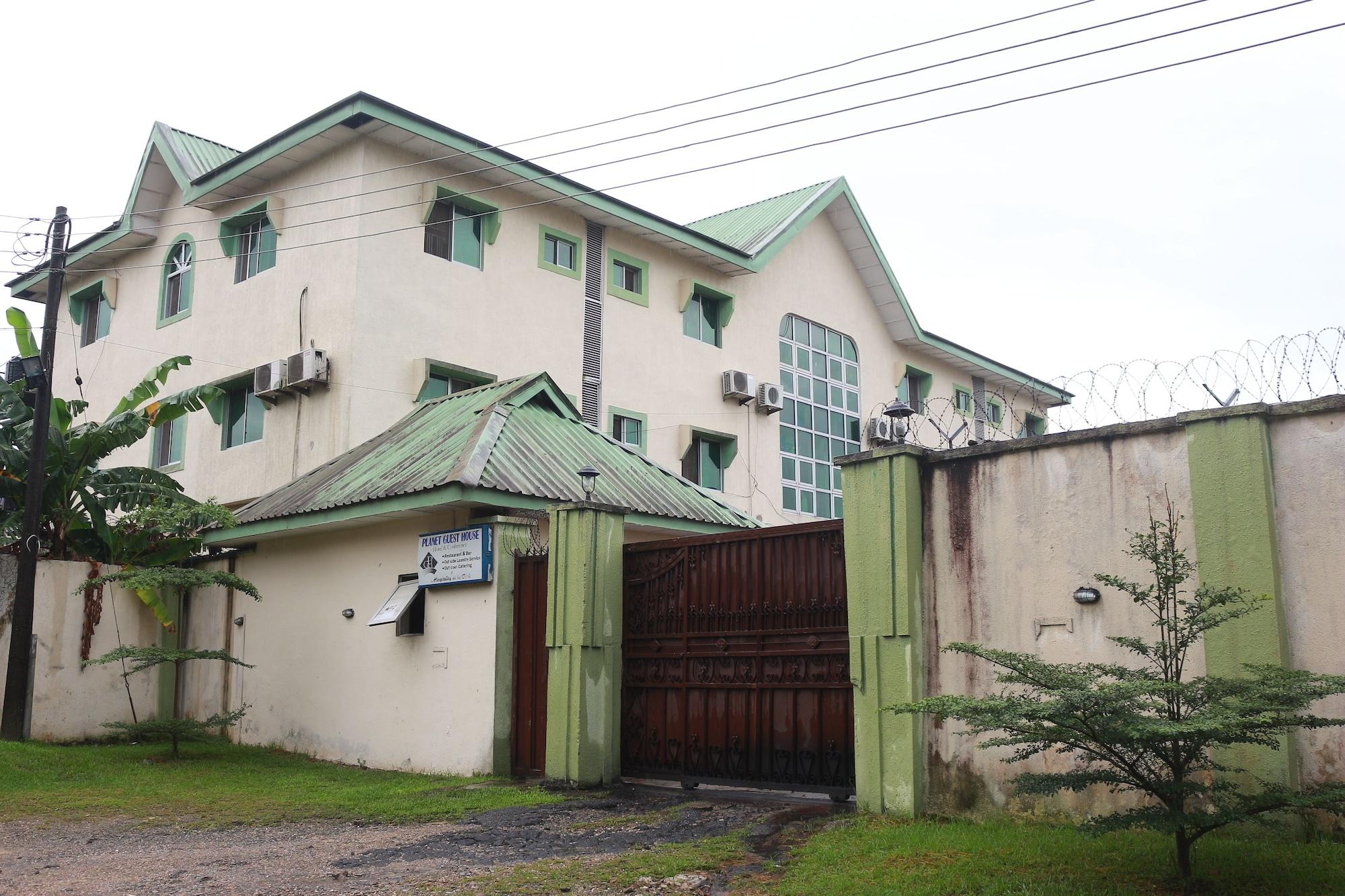 Vista Exterior Planet Guest House