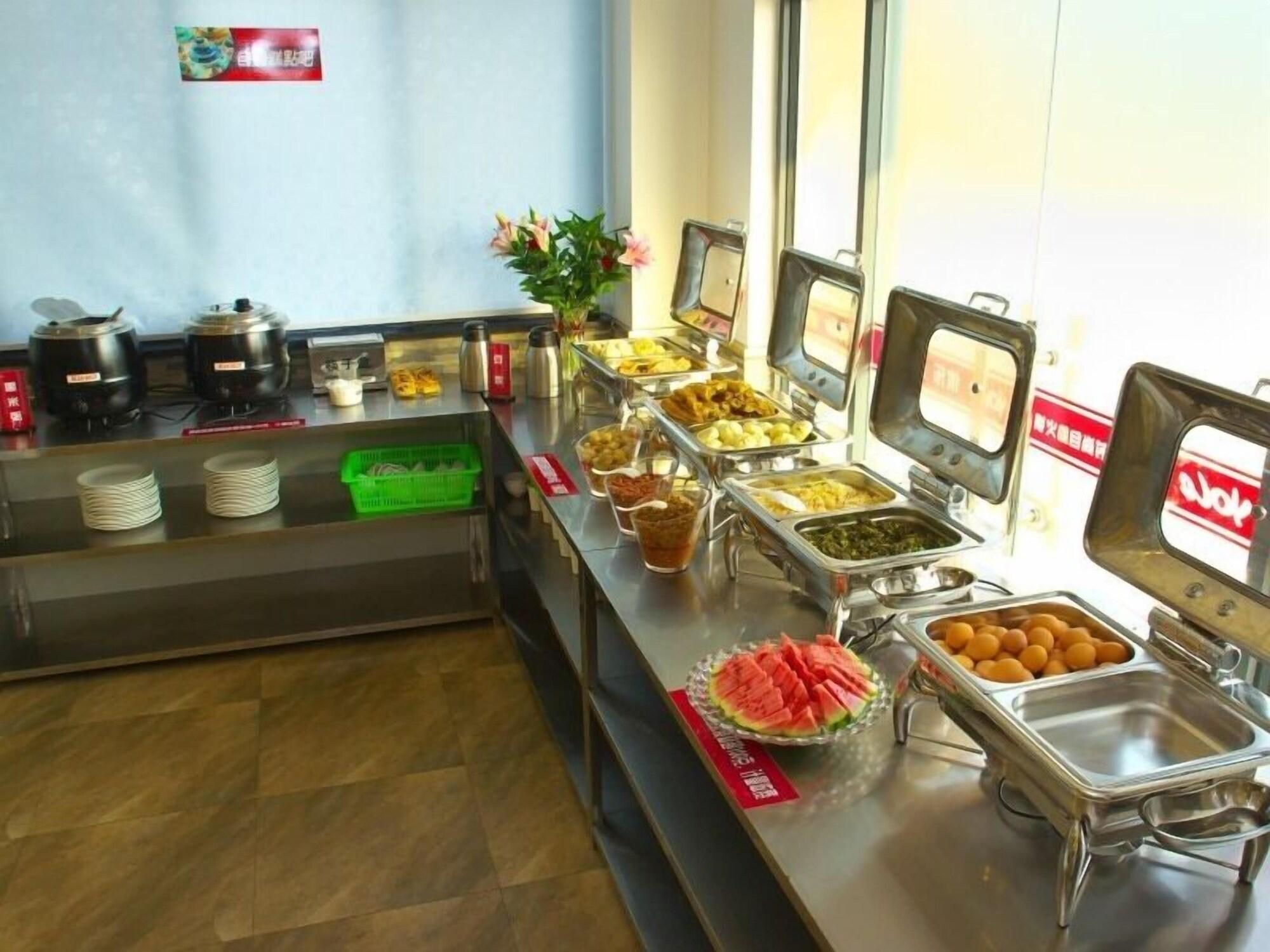 Restaurant GreenTree Inn ChangZhou East DongFang Road HengNai Logistics Park Express Hotel