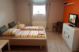 Alojamiento - Countryside B&B with own entrance. For single, couples and families.