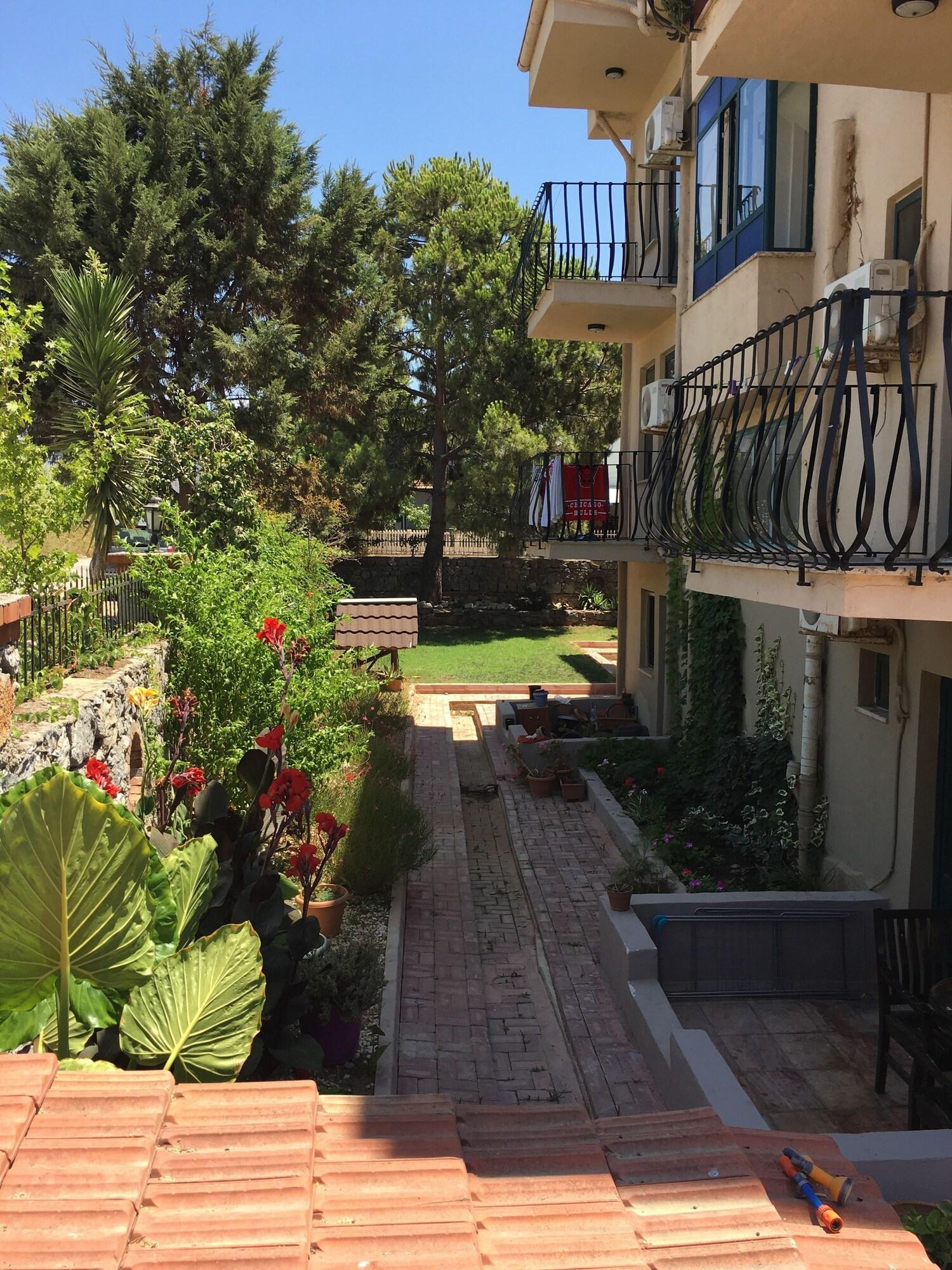 Vista Exterior Poppy Apart/Hotel