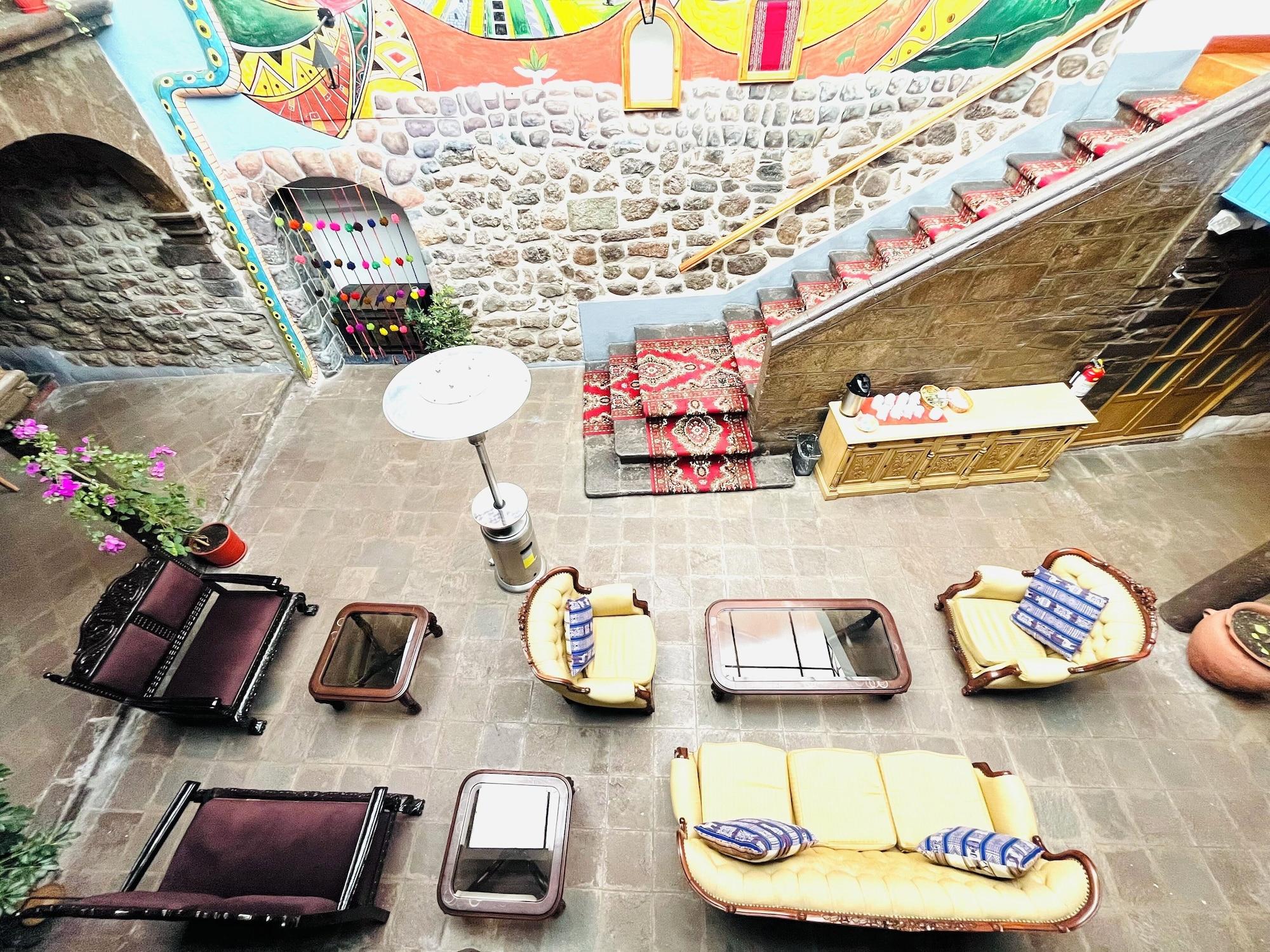 Vista Lobby Rojas Plaza Boutique