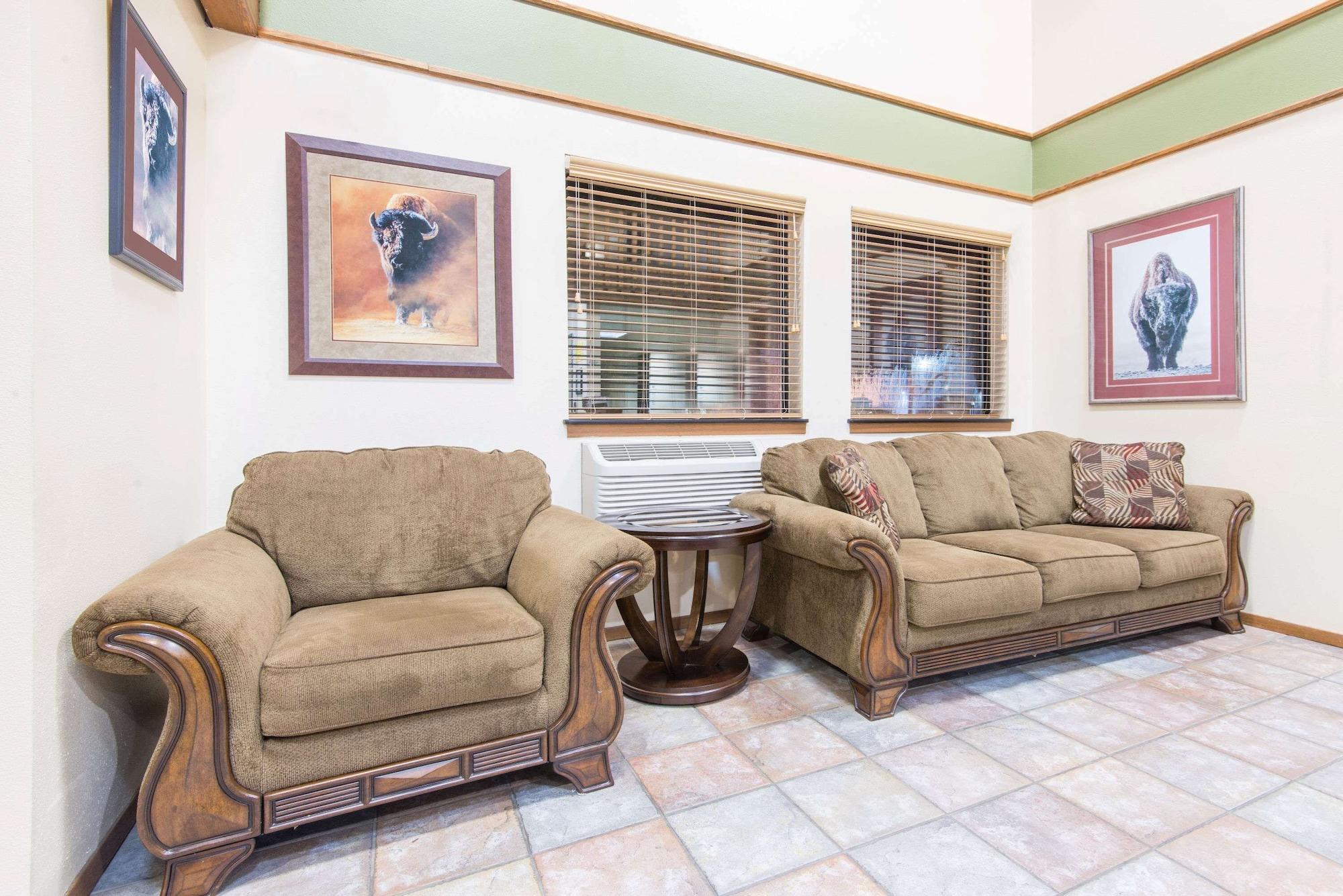 Vista Lobby Super 8 by Wyndham Buffalo