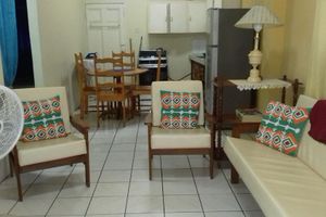 Alojamiento - Melbourne Inn Trinidad