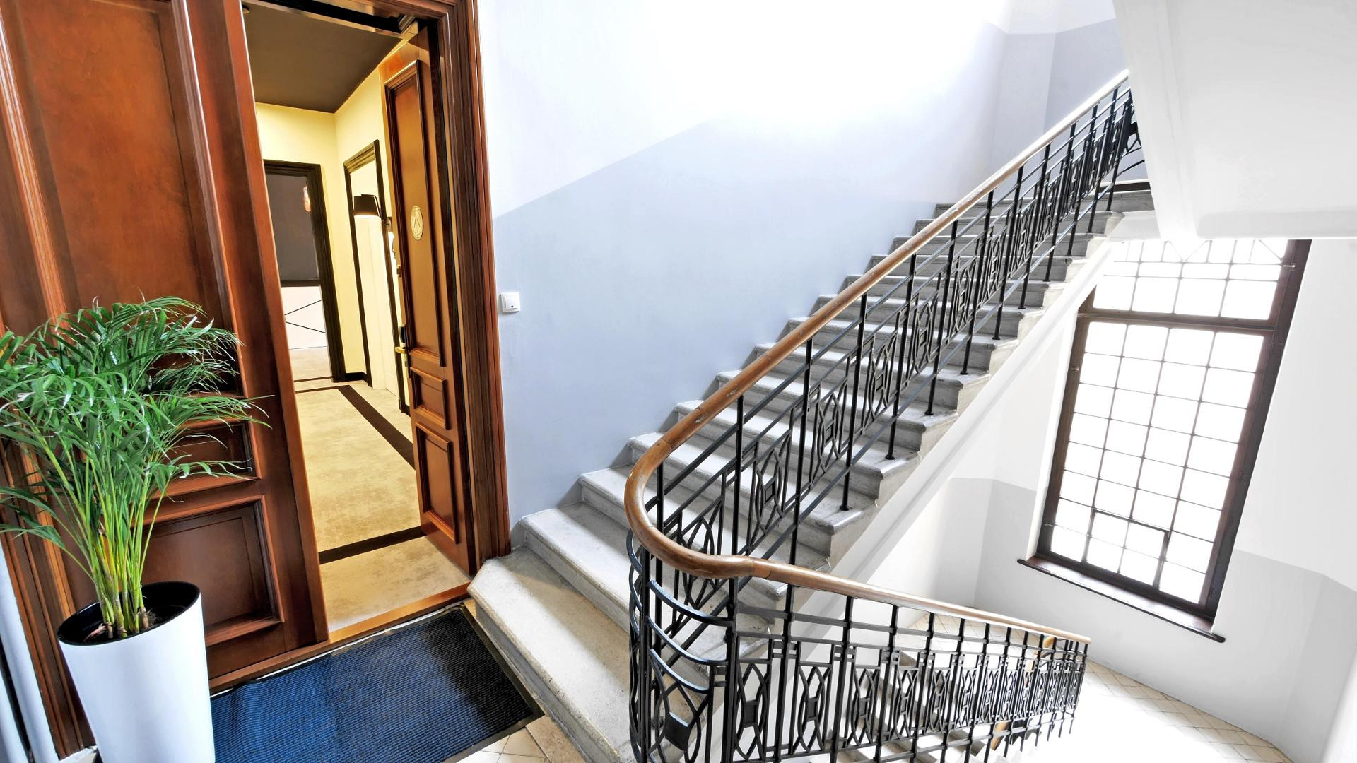 Varios Szewska 22 Boutique