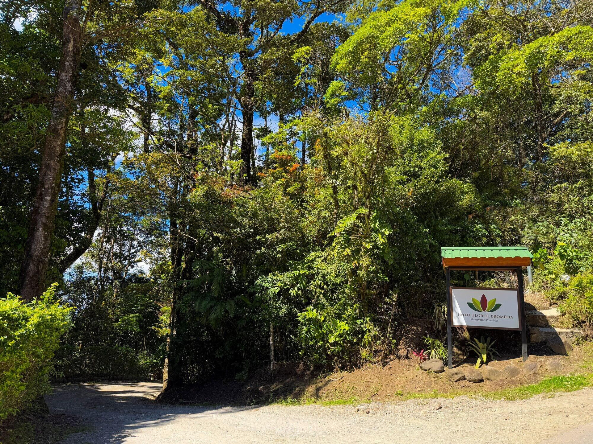 Vista Exterior Hotel Flor de Bromelia