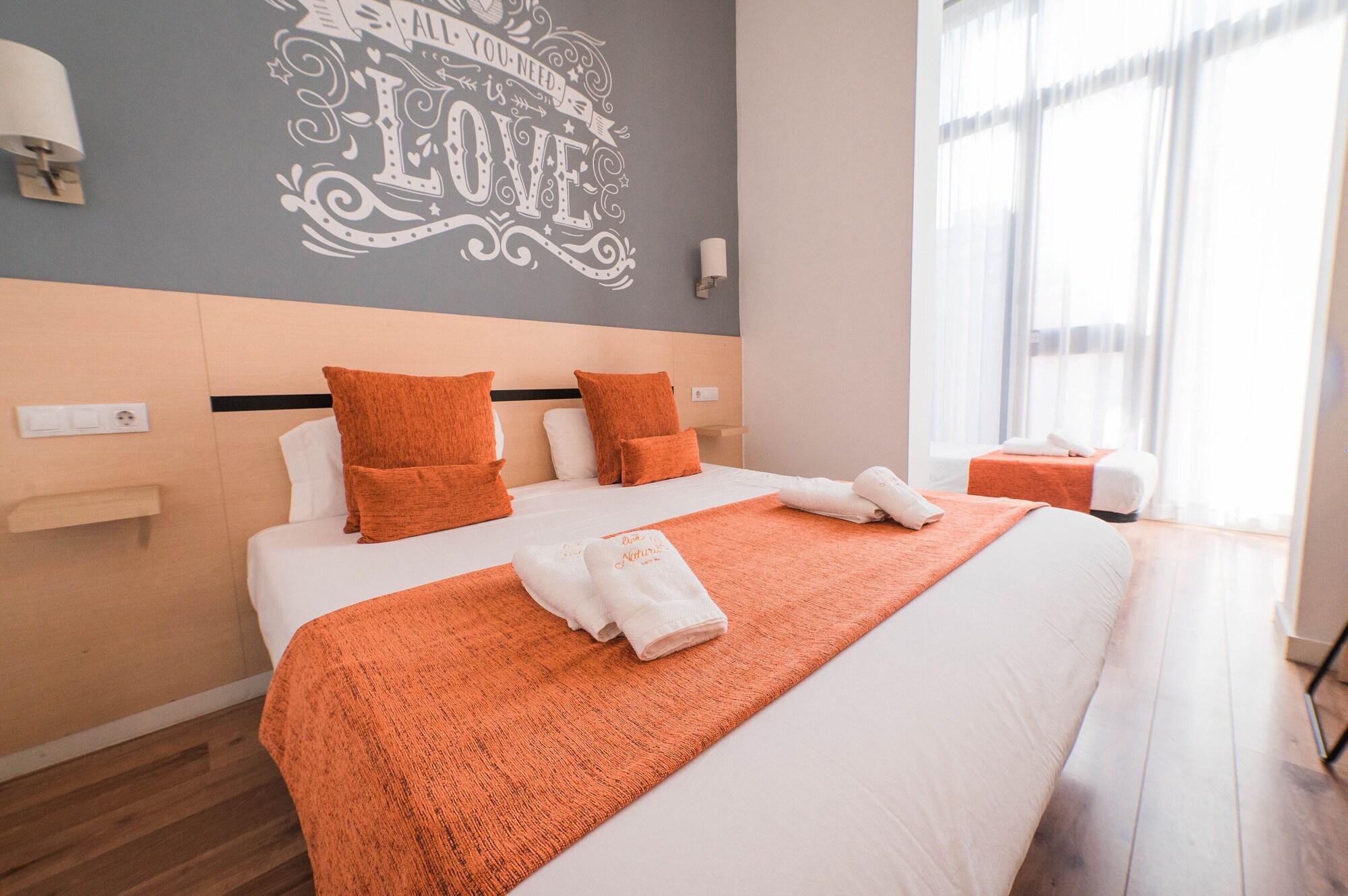 Varios Hostal Live Natura Barcelona