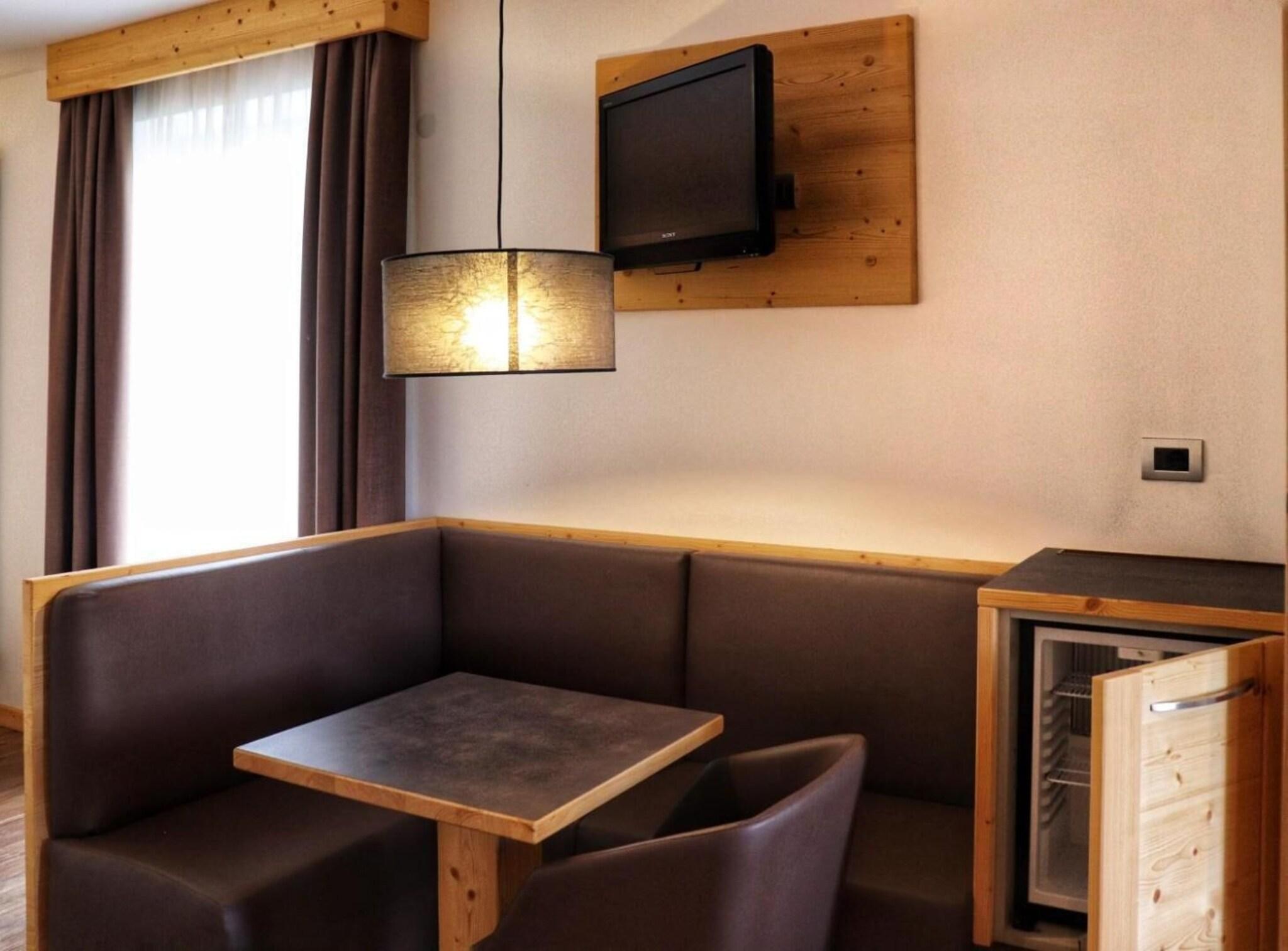 Vista Lobby Panorama Malosco