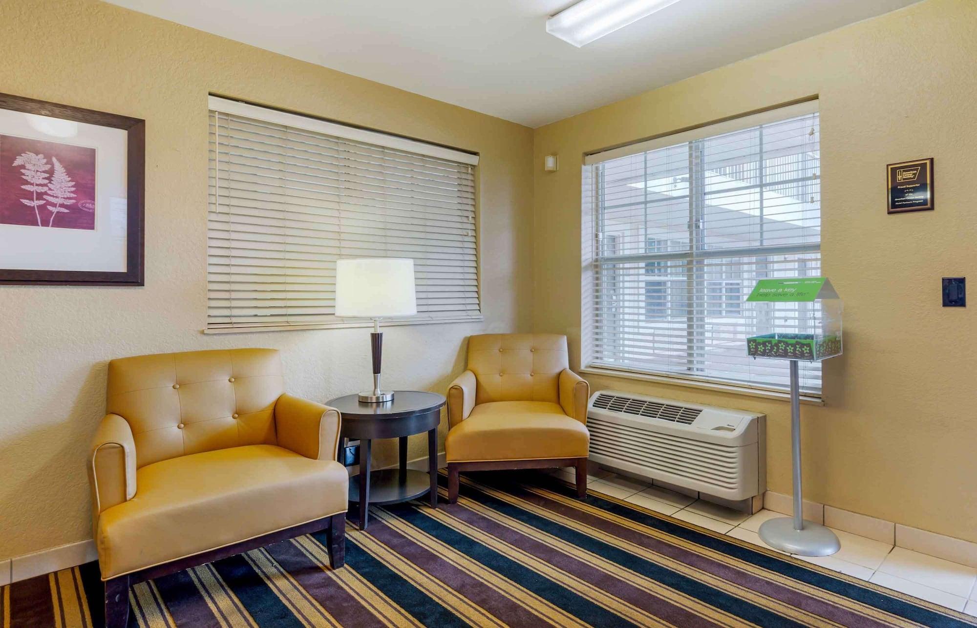 Vista Lobby Extended Stay America Suites Ft Lauderdale Cyp Crk Andrews A