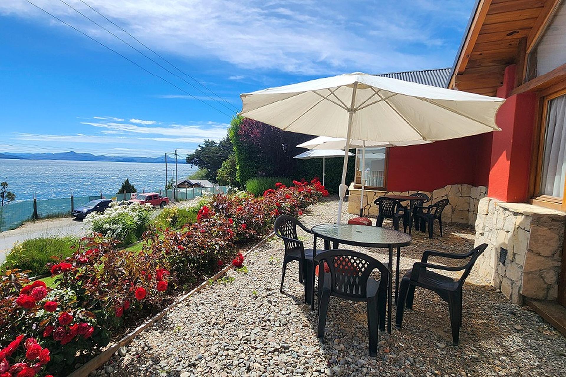 Vista al lago Lagos del Sur