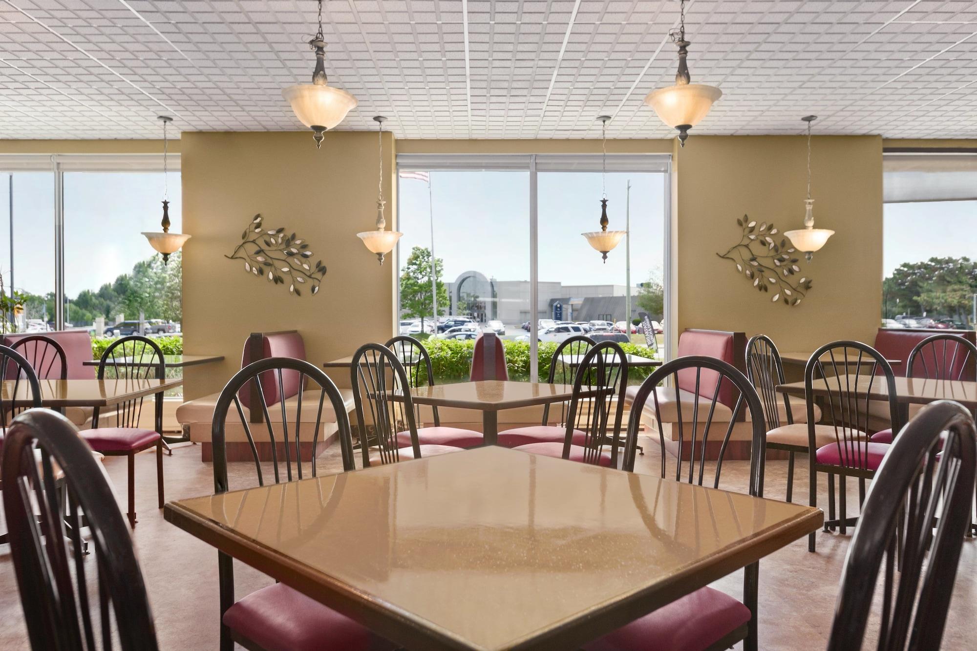 Restaurant Days Inn by Wyndham London