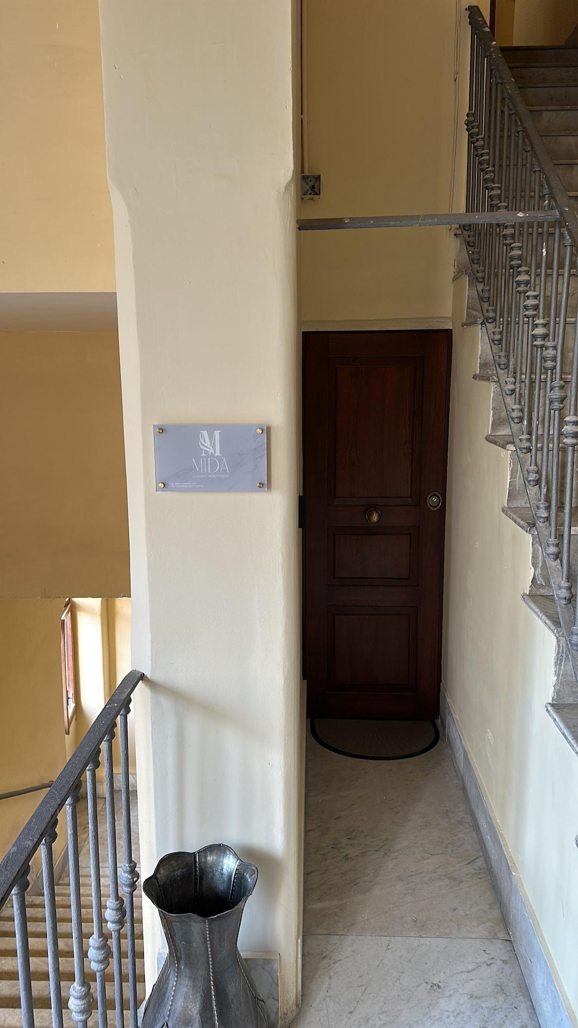 Vista Exterior Mida Luxury Apartment