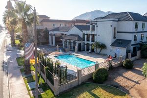Alojamiento - Homestay Suites - Studios & Spas