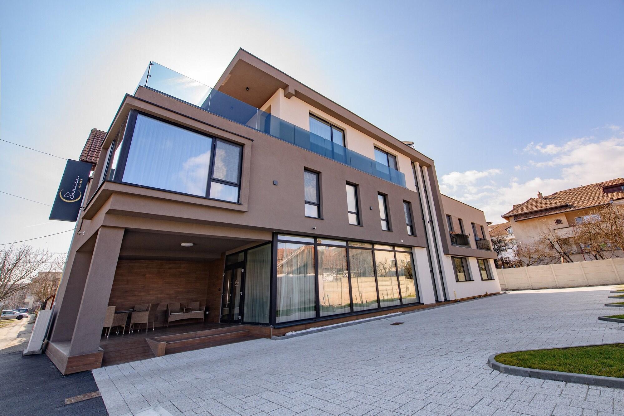 Varios Vila Sarisa