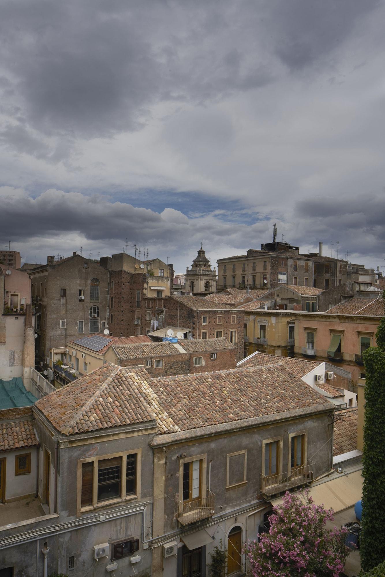 Vista Exterior Santuzza Hotel Catania