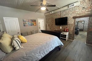 Alquiler Vacacional - The Nest at Main Street Suites: Unique Apt in historic downtown Van Buren, AR