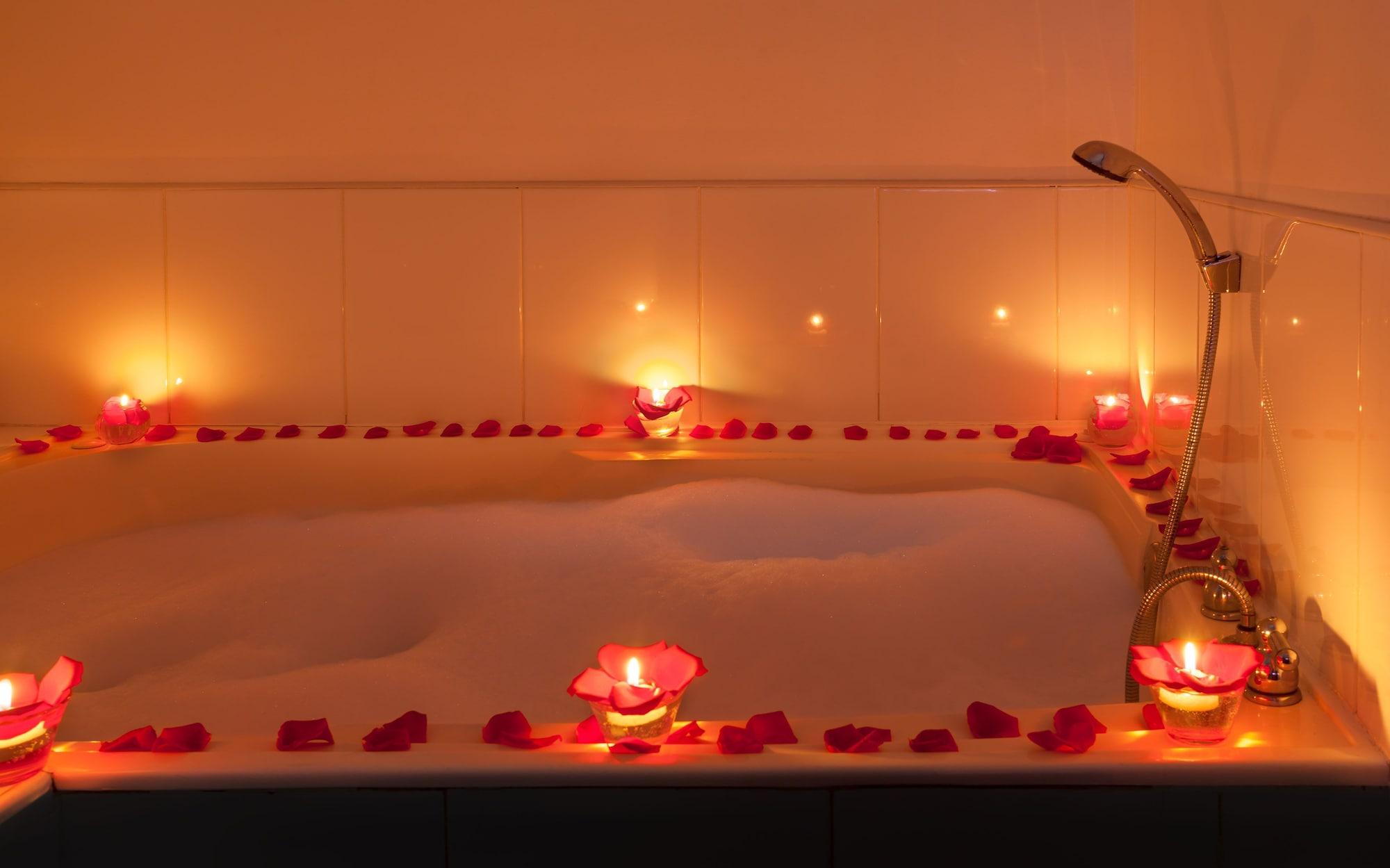 Spa 104 Art Suites