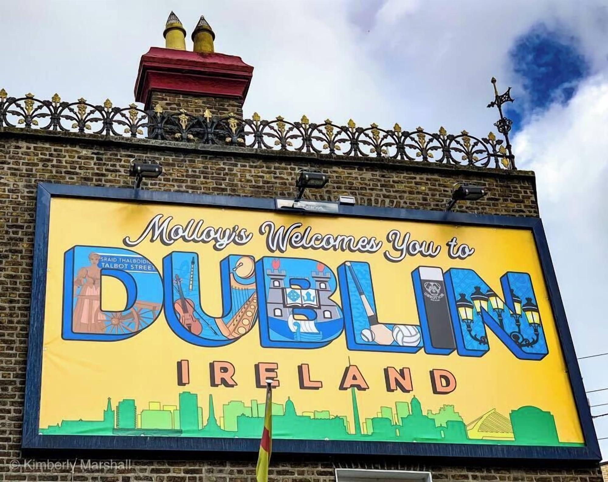 Vista Exterior Molloy's Apartments