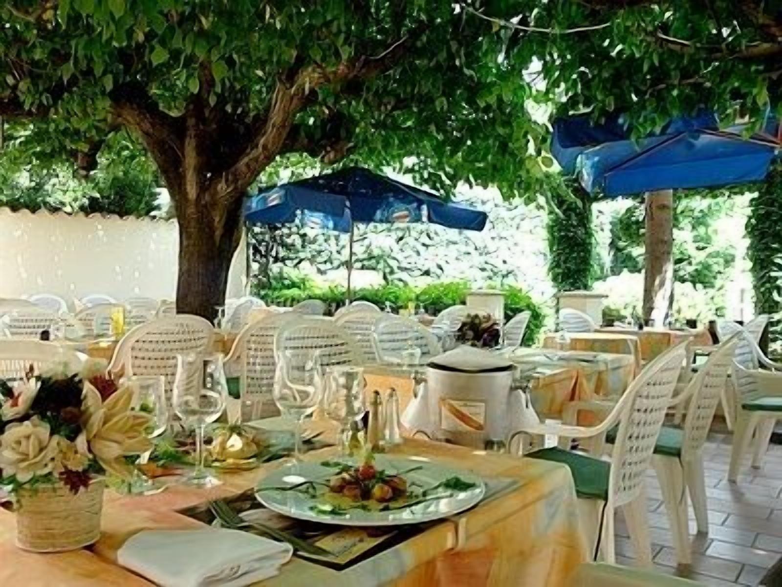 Varios Hotel des Voyageurs