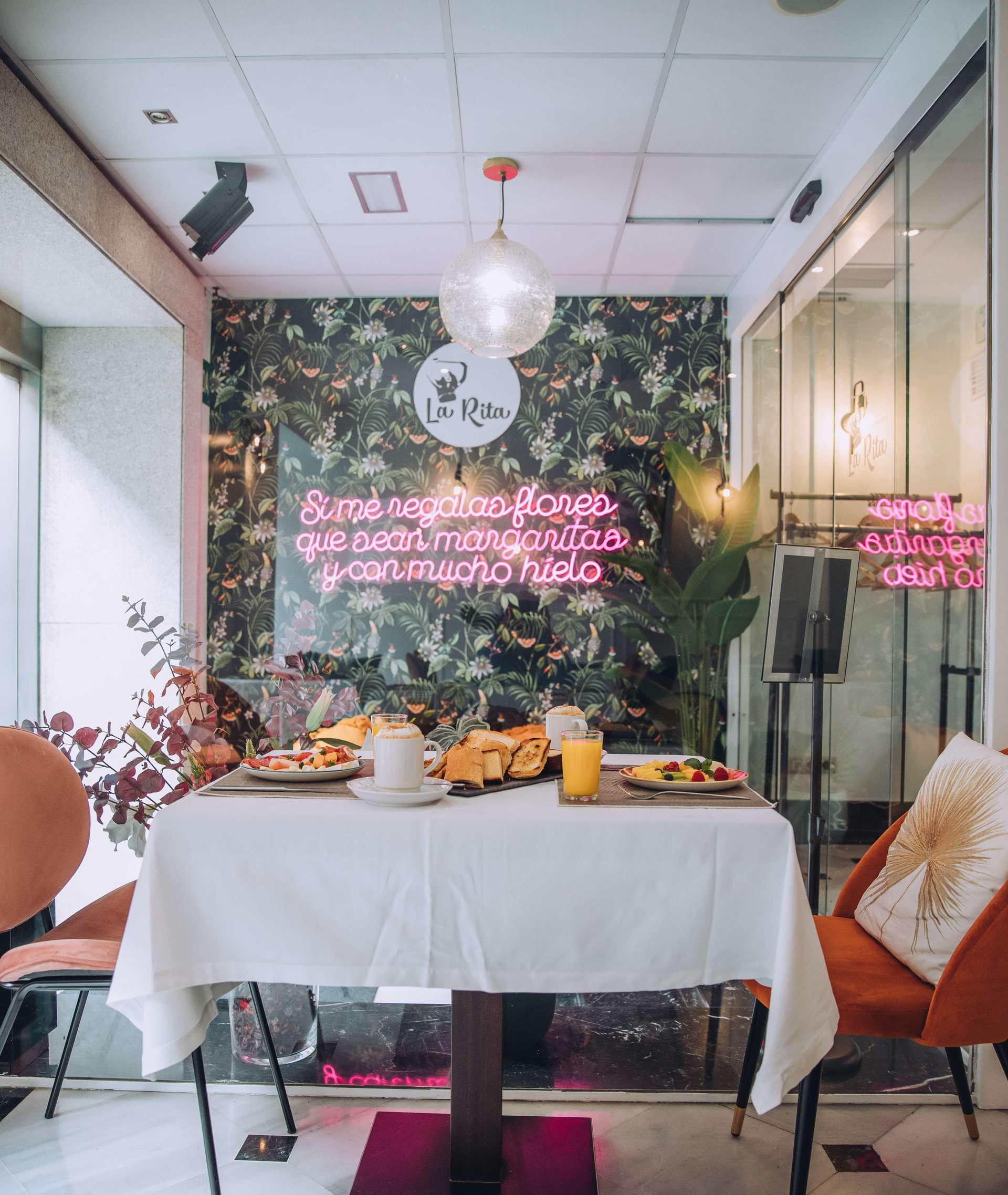 Restaurant ITC Infantas by Soho Boutique