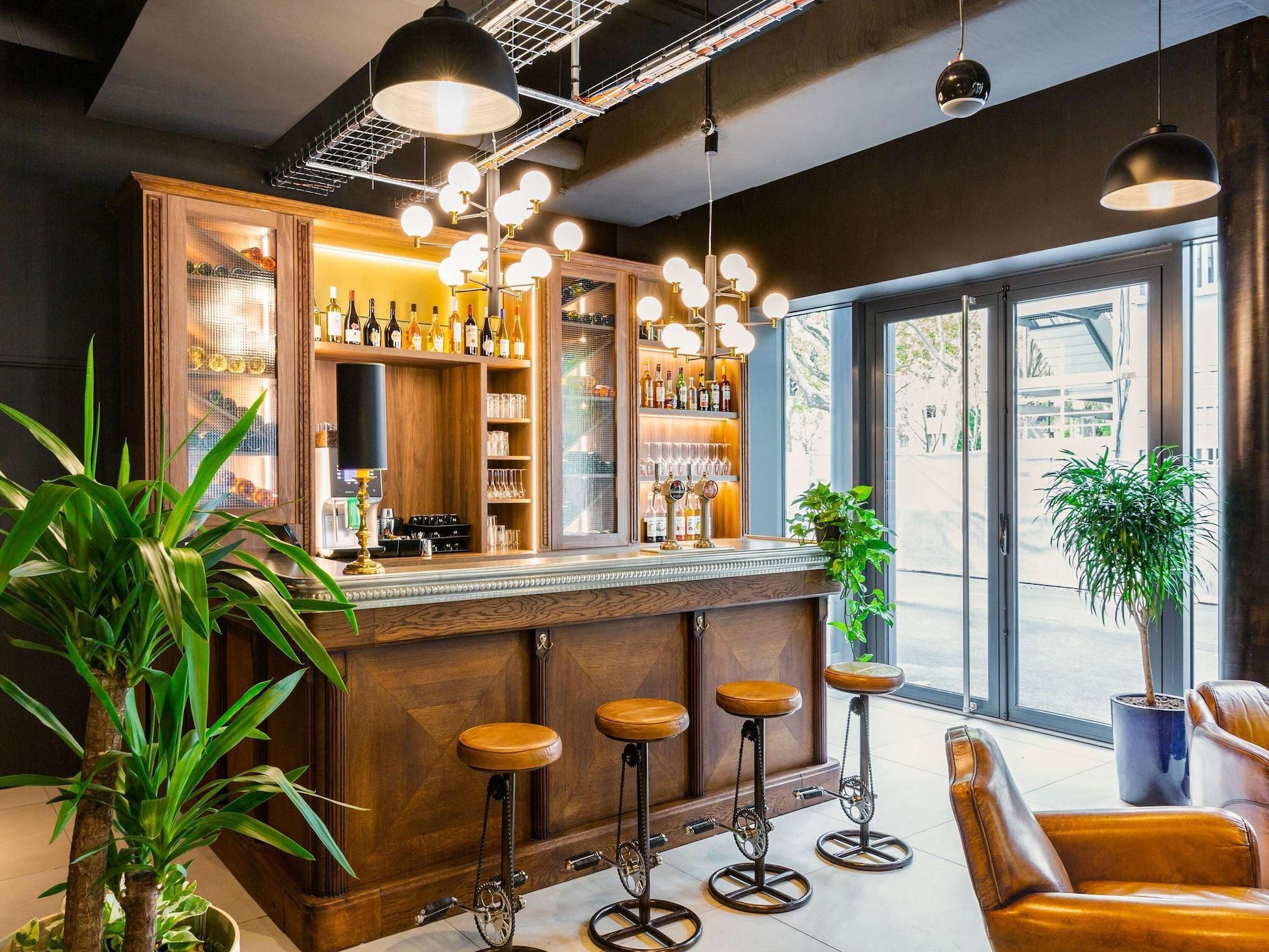 Bar/Salón ibis Styles Puteaux Paris La Defense