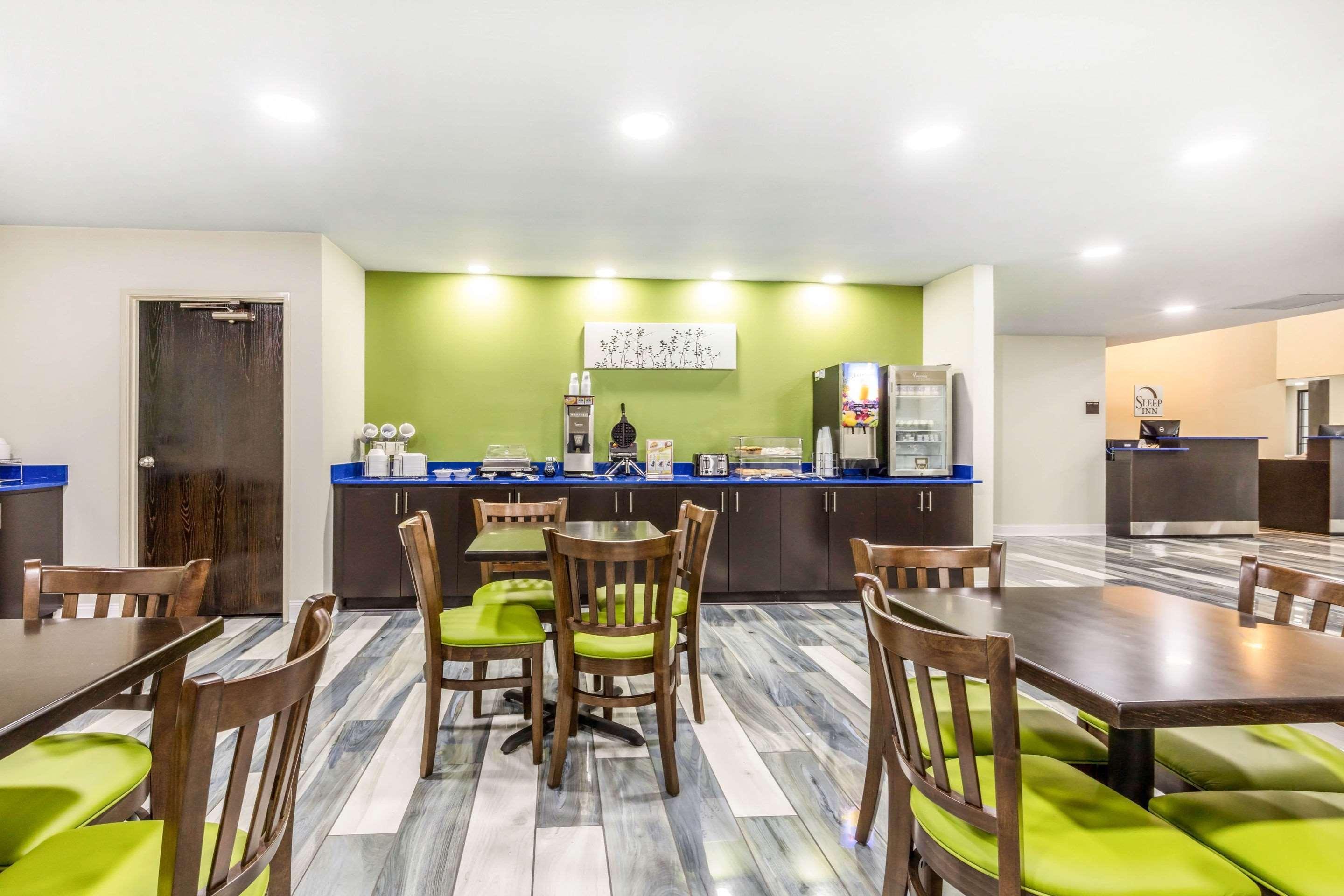 Restaurant Travelodge by Wyndham Flowood