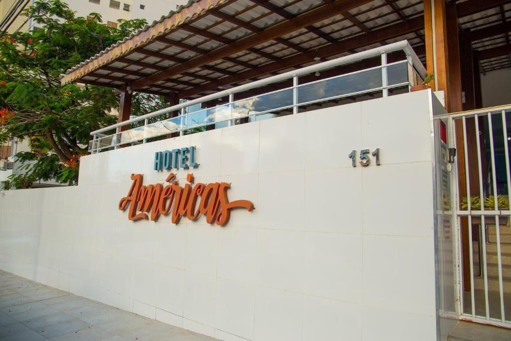 Vista Exterior Hotel Américas