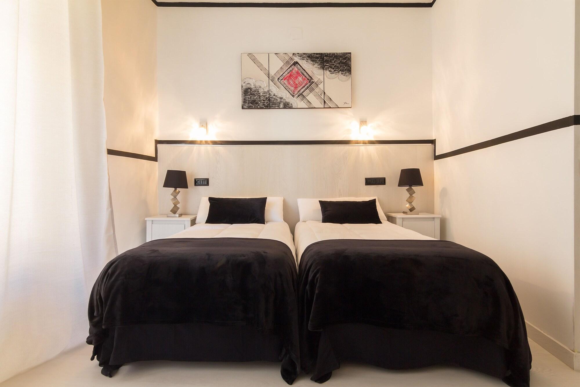 Varios Hostal Gran Via 63 Rooms