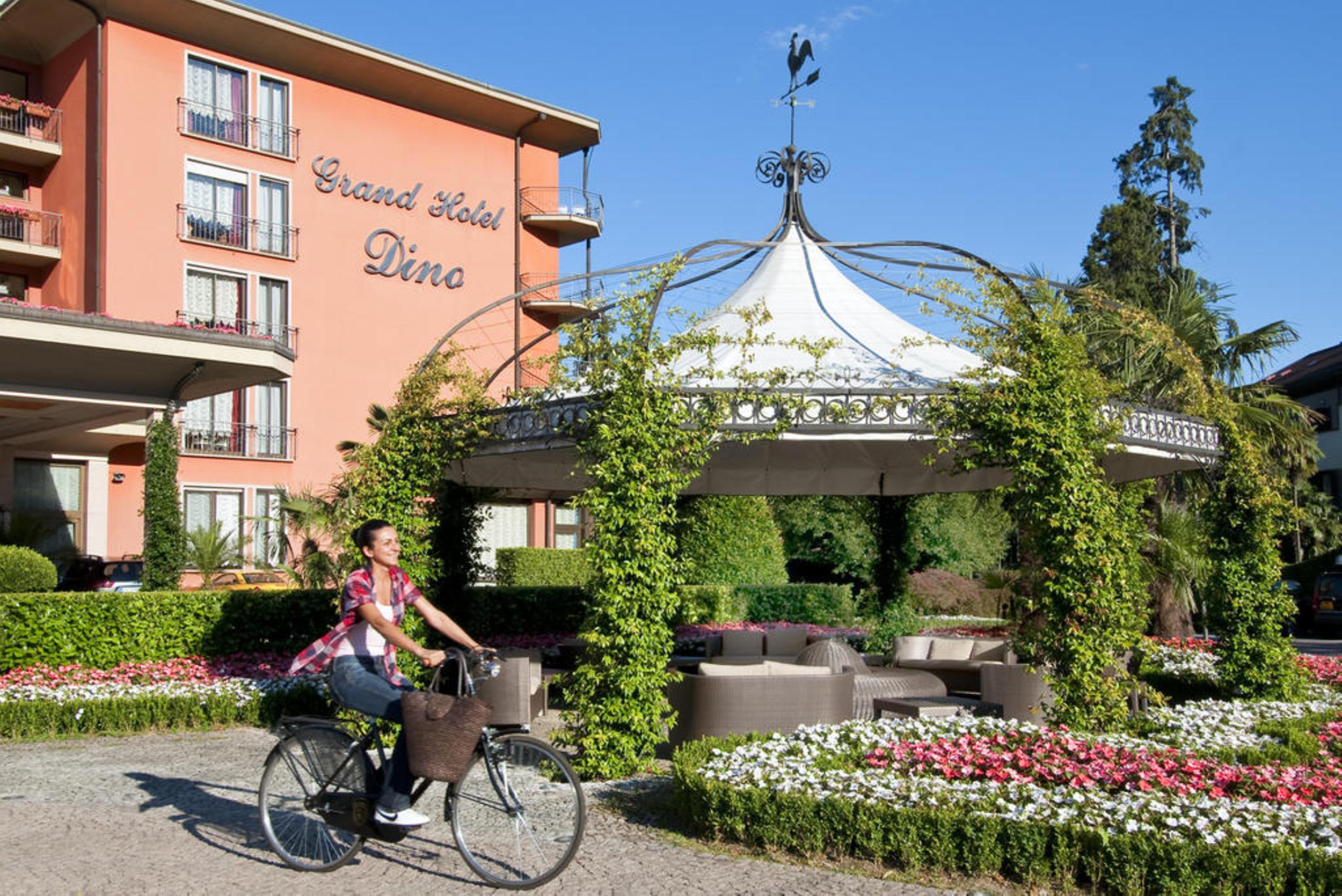 Vista Exterior Grand Hotel Dino