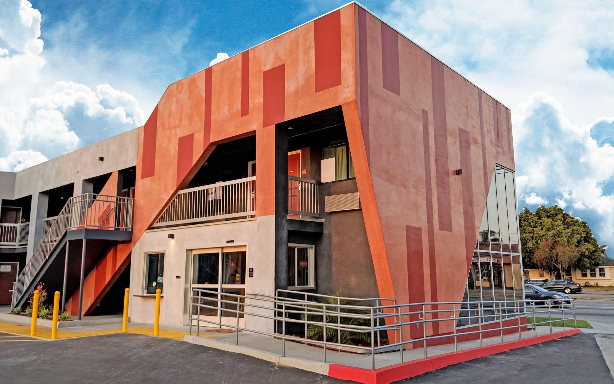 Varios Epic Hotel