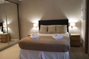 Alquiler Vacacional - Luxury getaway home. 5 mins to Xscape and Junction 32 shopping centres!