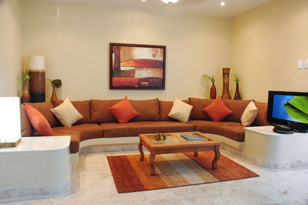 Hotel Maya Villa Condo Hotel