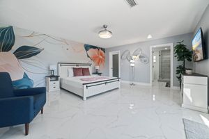 Alojamiento - You'll be captivated by the stunning 28 x 40 custom heatedpool with jacuzzi