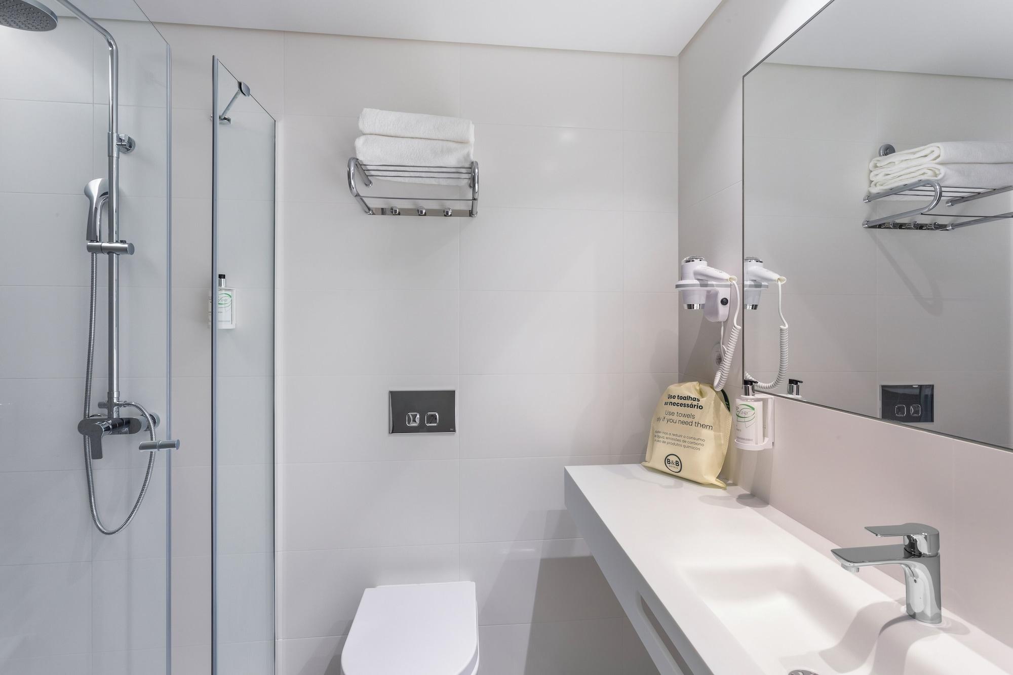 Equipamiento de Habitación B&B HOTEL Olhao Algarve