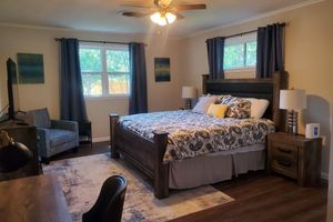 Alquiler Vacacional - Spacious Historic Downtown home that sleeps up to 10!