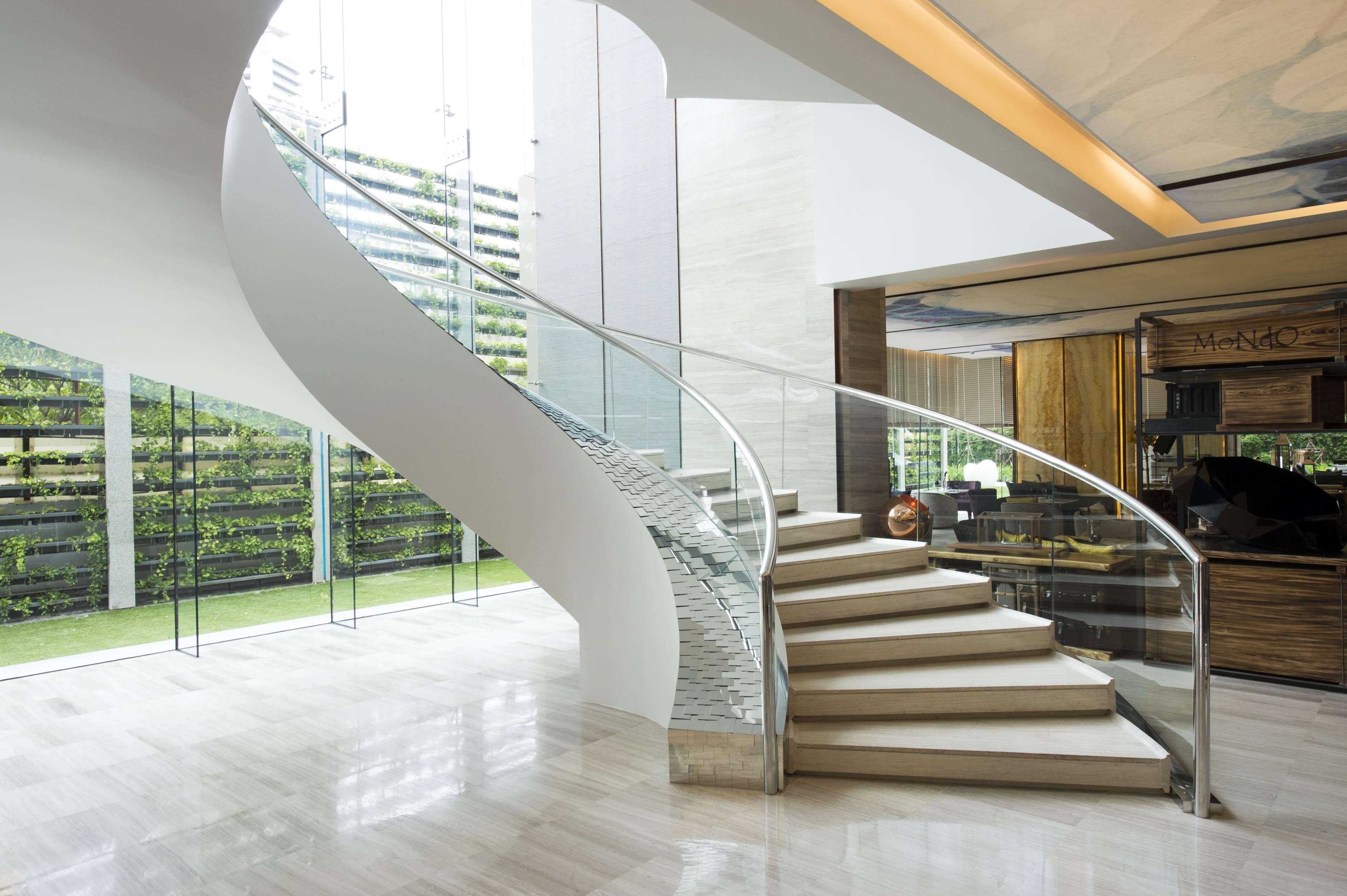 Vista Lobby Hilton Sukhumvit Bangkok