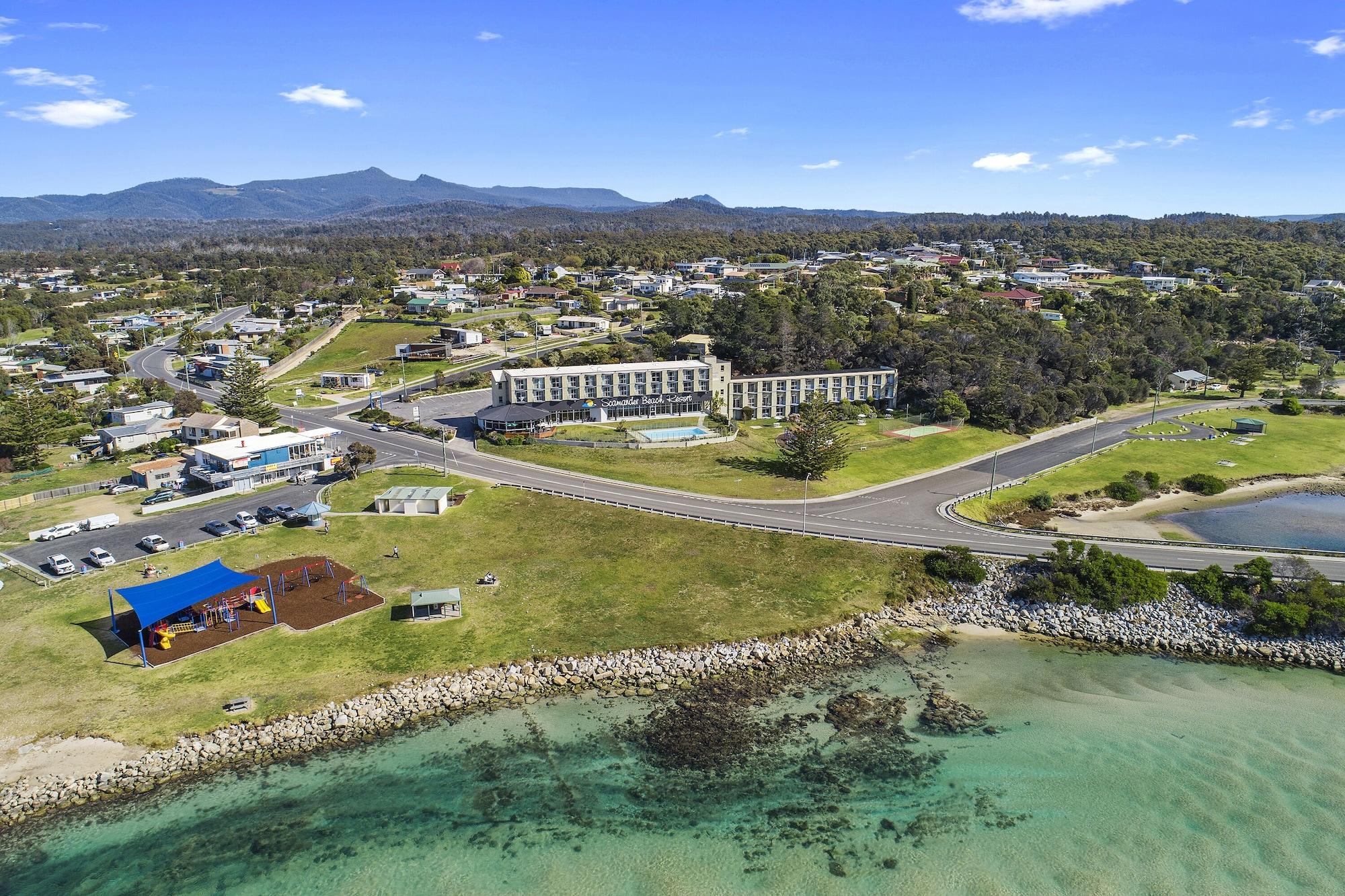 Vista Exterior Scamander Beach Resort