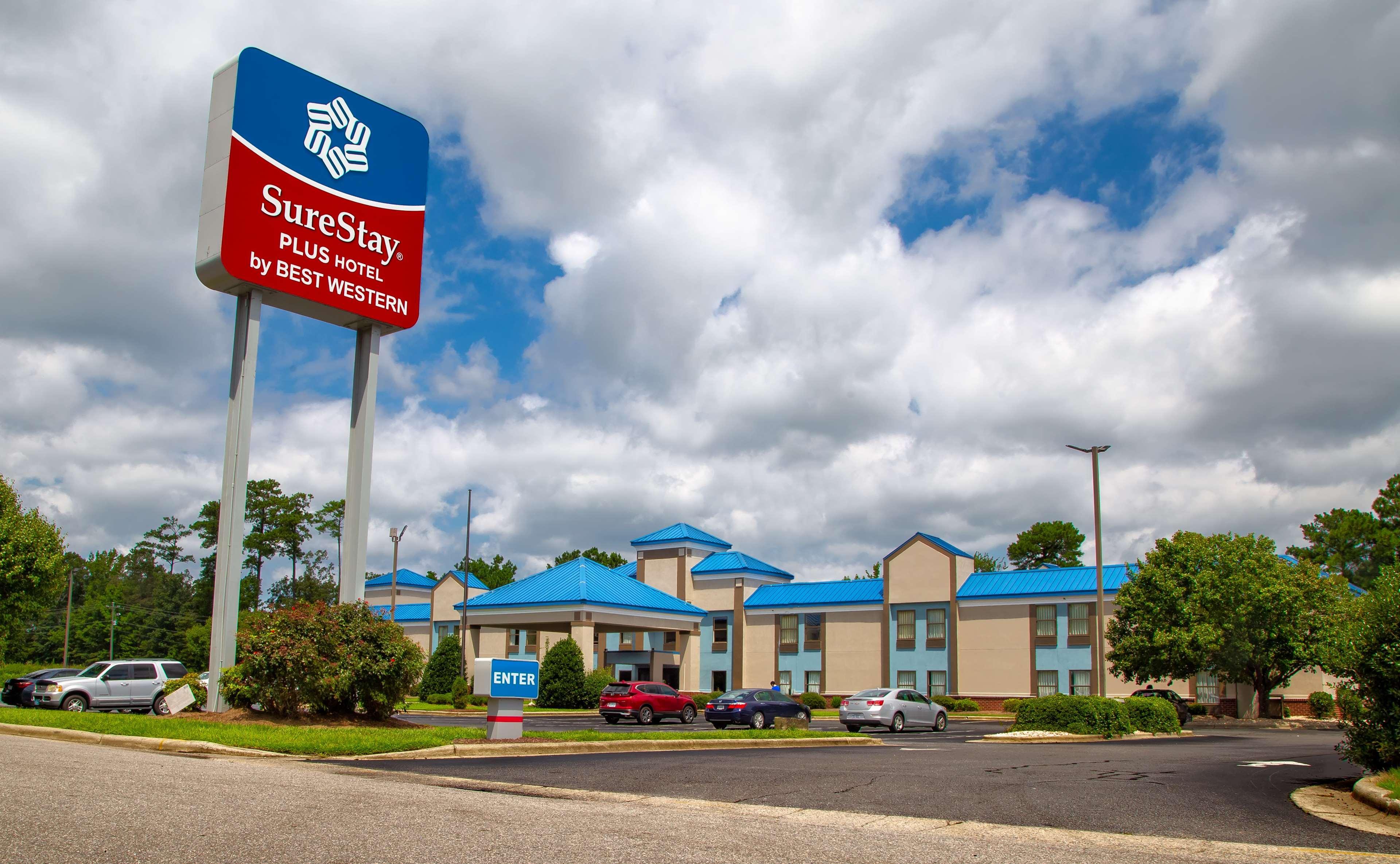 Vista Exterior SureStay Plus Hotel by Best Western Tarboro