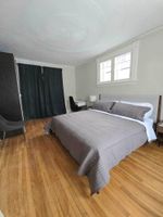 Alquiler Vacacional - Fully Furnished Stylish and Spacious Retreat in the Glebe, Ottawa, with Parking