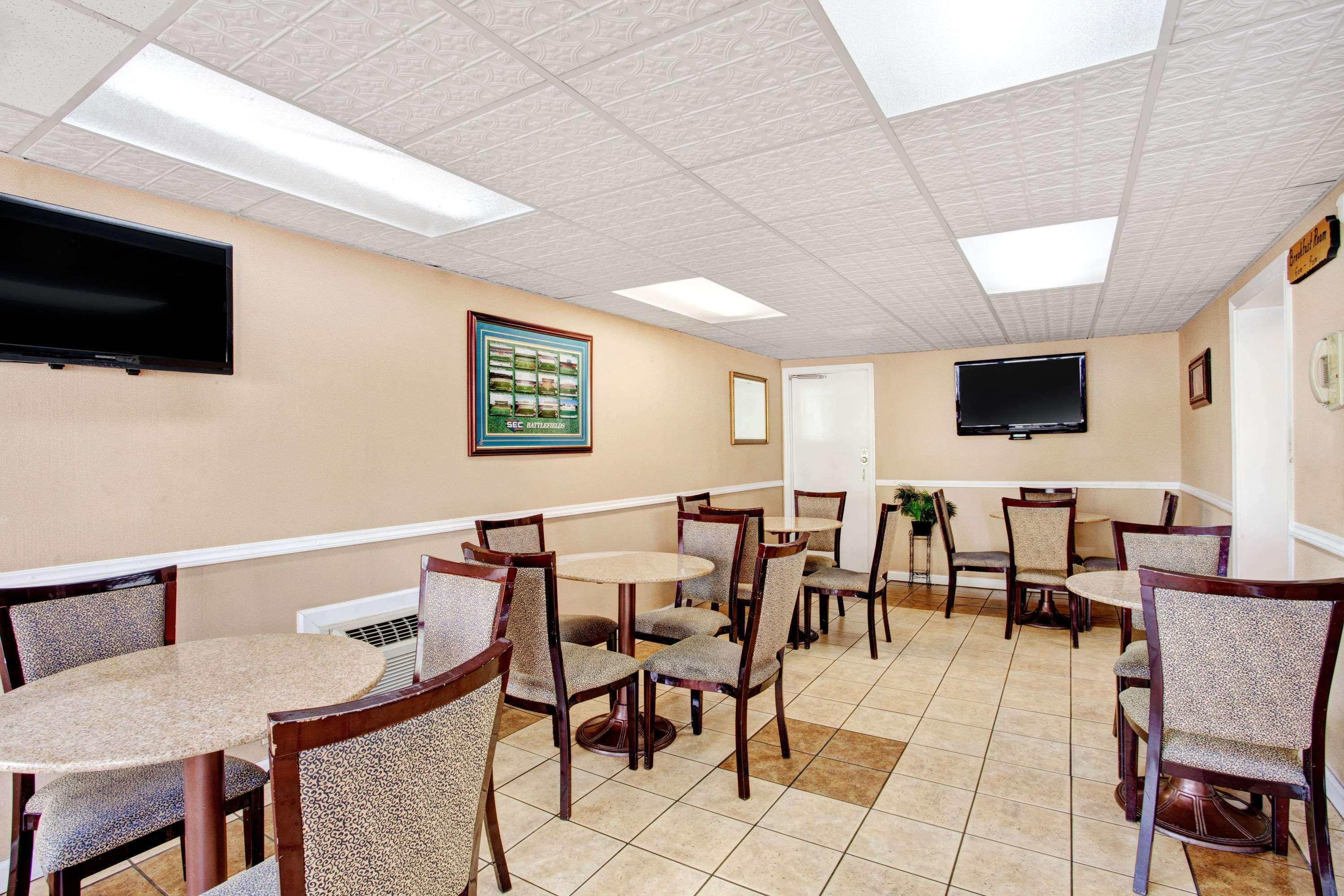Restaurant Days Inn by Wyndham Knoxville West