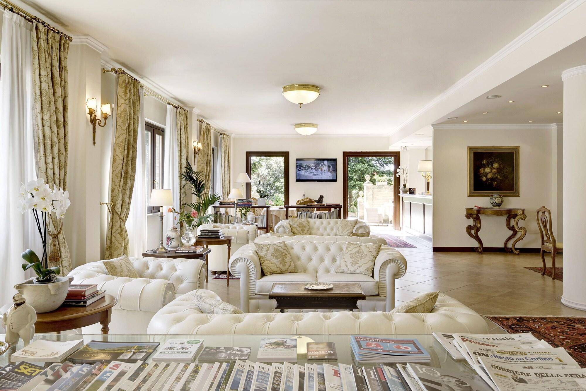Vista Lobby Villa Cattani Stuart XVII secolo