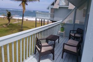 Alquiler Vacacional - Oceanview Sealofts: NO spiral staircase & only 25 steps to ocean