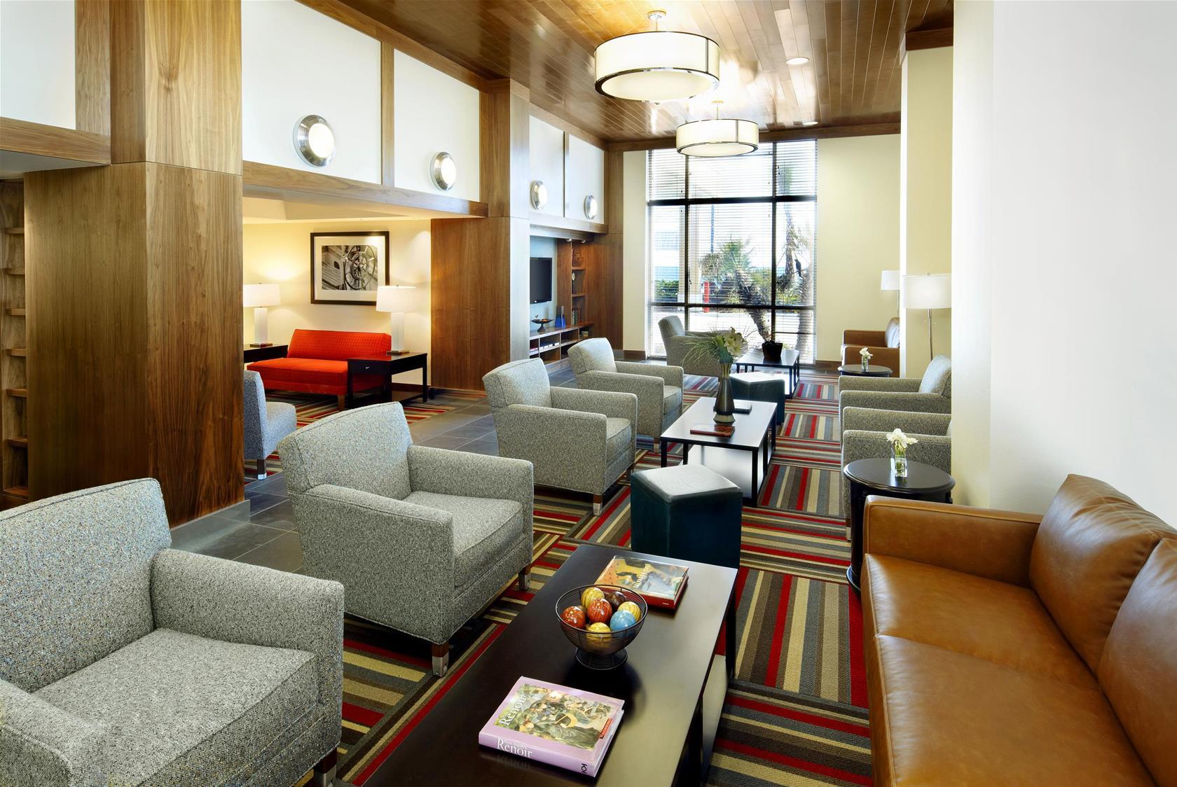 Vista Lobby DoubleTree by Hilton Galveston, TX