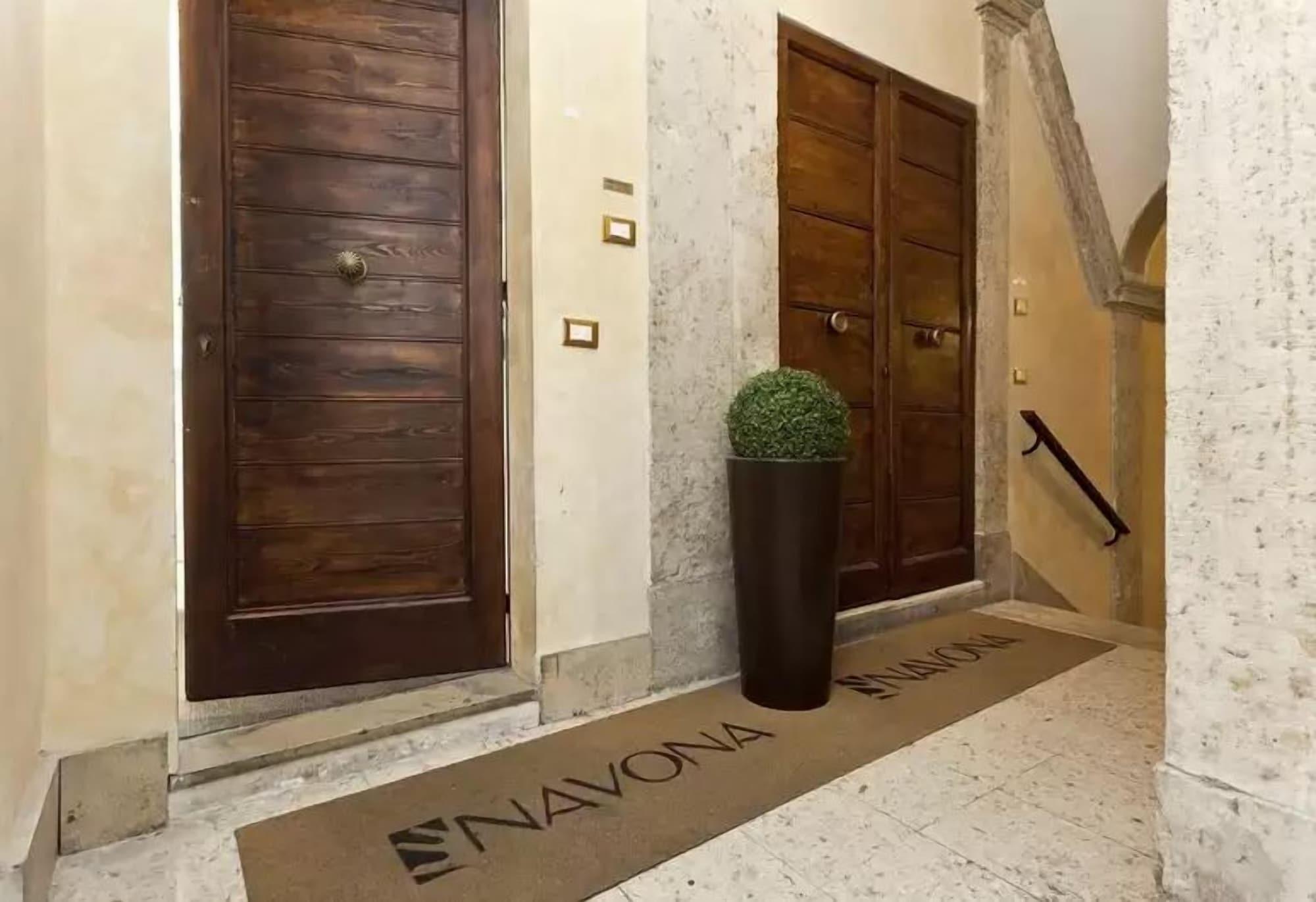 Vista Lobby Navona Stay