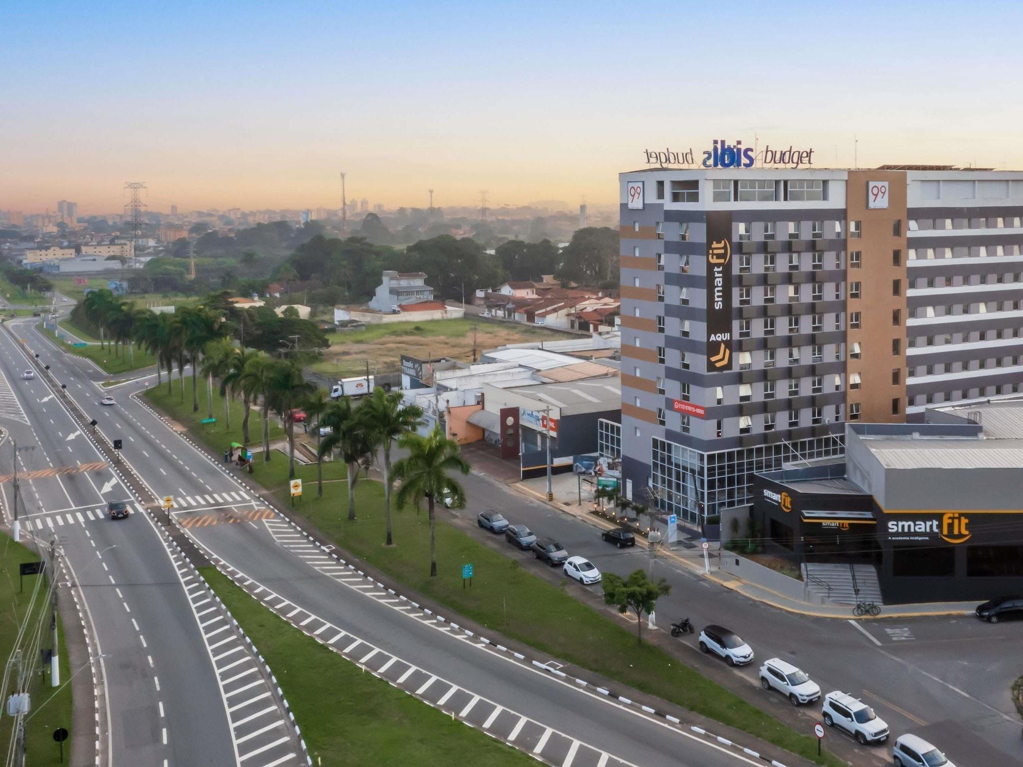 Vista Exterior Ibis Budget Pindamonhangaba