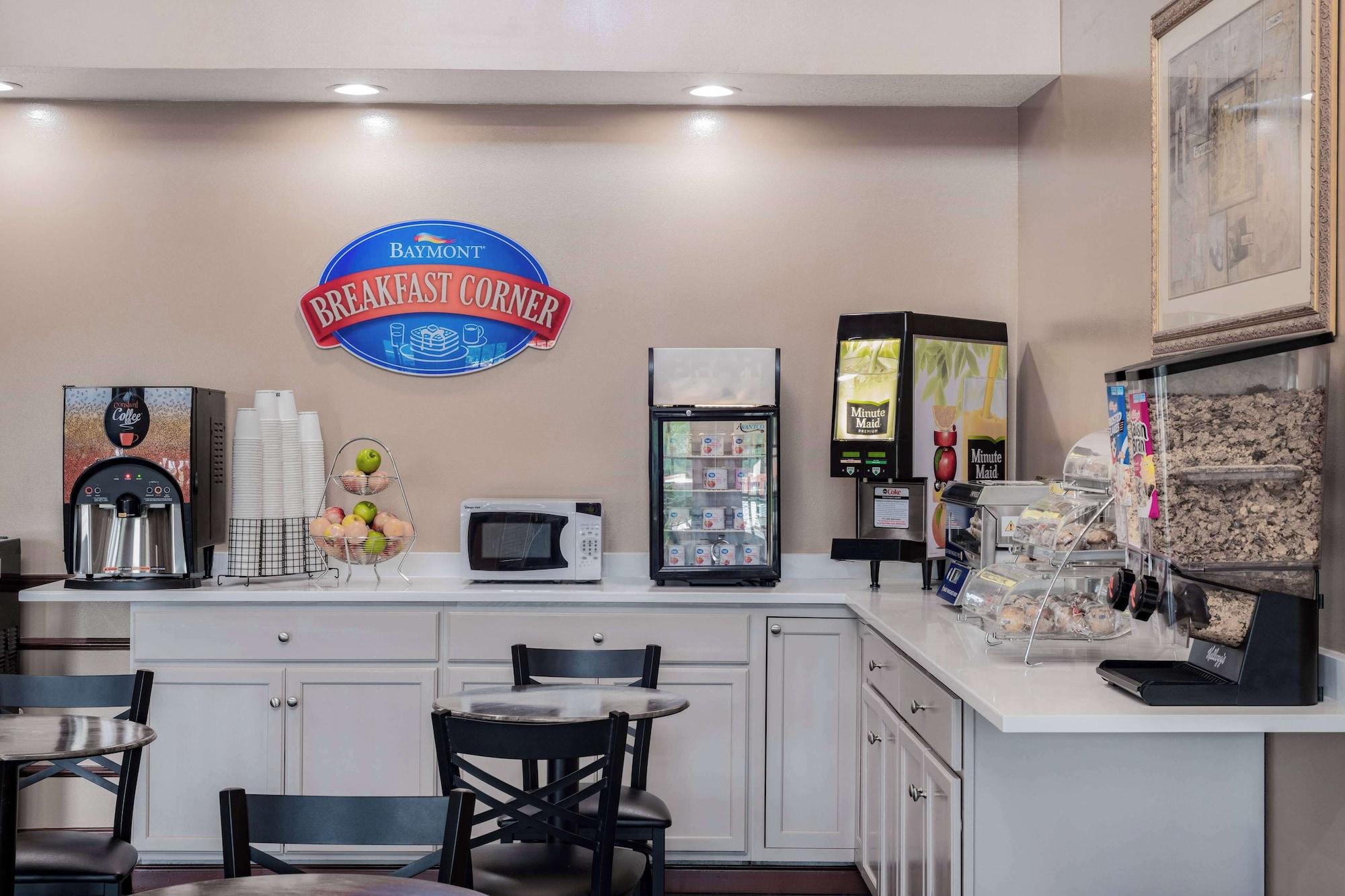 Restaurant Baymont by Wyndham Commerce GA Near Tanger Outlets Mall