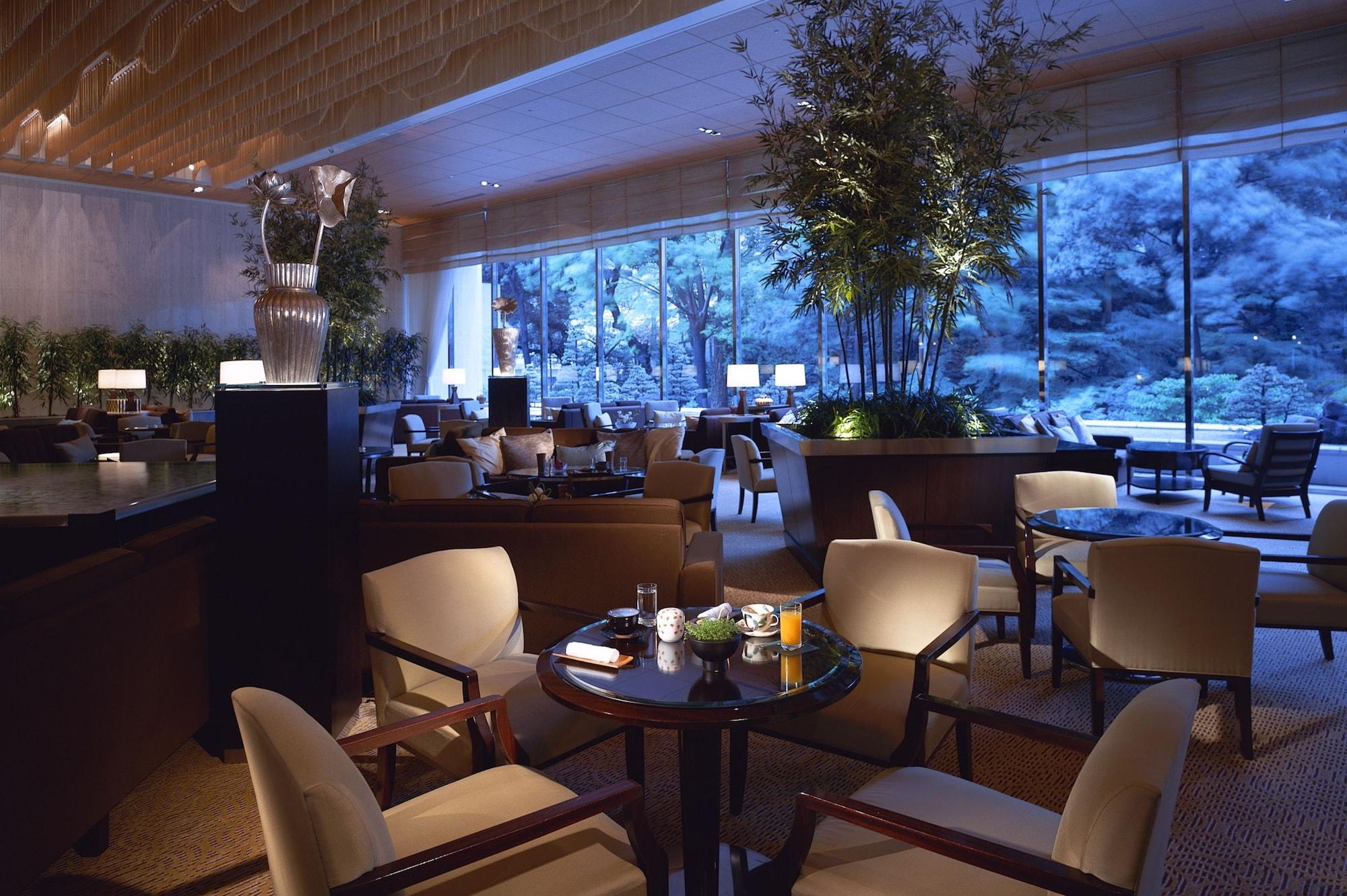 Vista Lobby Sheraton Miyako Hotel Tokyo