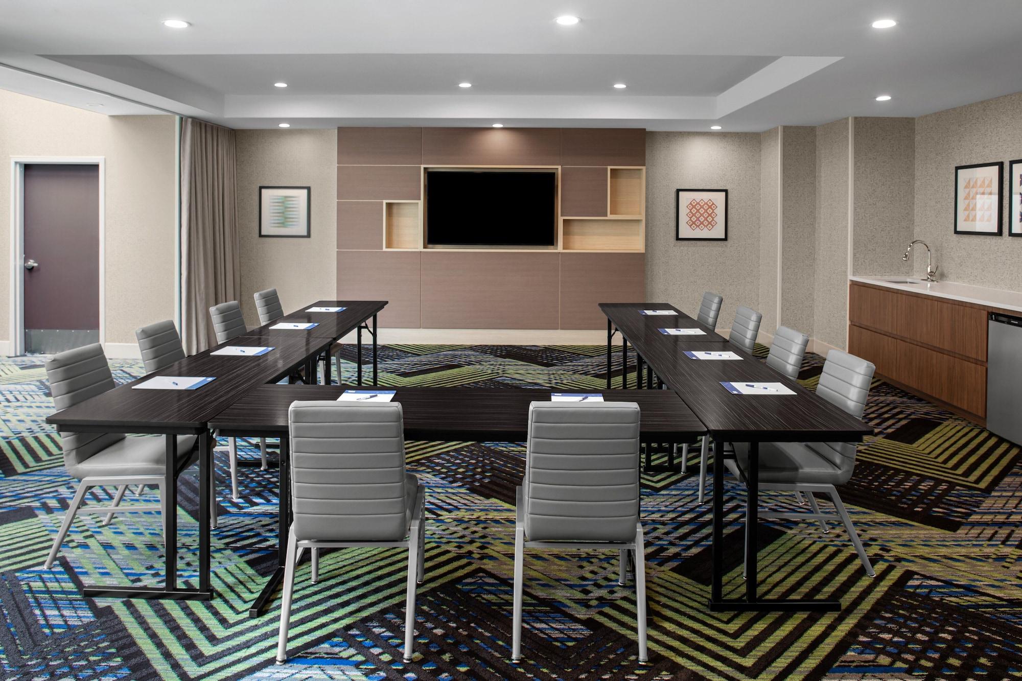 Sala de Reuniones Holiday Inn Express & Suites Woodside LaGuardia Airport by IHG