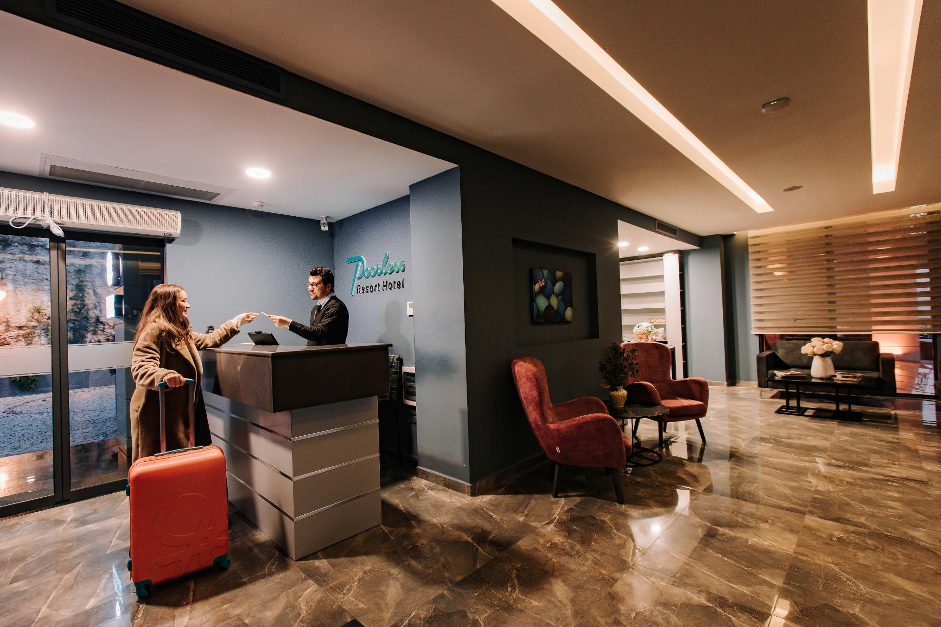 Vista Lobby Peerless Villas Hotel