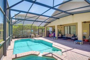 Alquiler Vacacional - Sunny Villa w/ Lanai: 17 Mi to Disney!